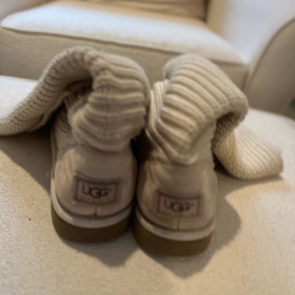 Ugg sweater boots ❄️ 🔥 - Picture 5 of 7